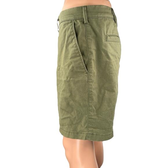 Gap Essential Khaki Mens Green 7" Straight Leg Performance Golf Chino Shorts 36 - Picture 2 of 6